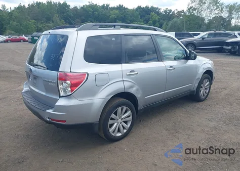 2012 Subaru Forester 2.5X Premium z USA, uszkodzony, nr VIN JF2SHADC9CH443105